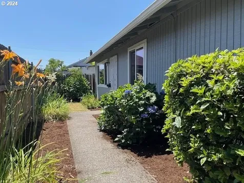 6106 Se Boise Street Portland OR 97206