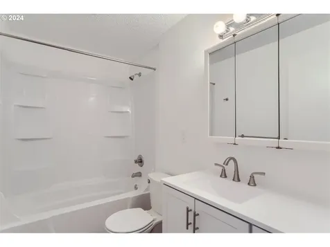 6106 Se Boise Street Portland OR 97206