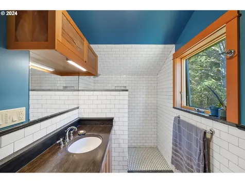 89166 Lighthouse Way Coos Bay OR 97420
