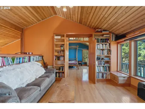 89166 Lighthouse Way Coos Bay OR 97420