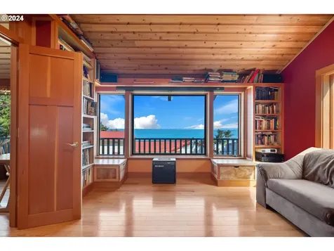 89166 Lighthouse Way Coos Bay OR 97420