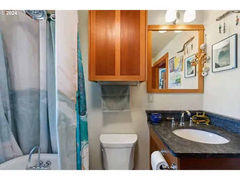 89166 Lighthouse Way Coos Bay OR 97420