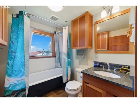 89166 Lighthouse Way Coos Bay OR 97420