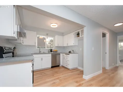 2964 Sherry Court Ne Salem OR 97301