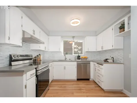 2964 Sherry Court Ne Salem OR 97301