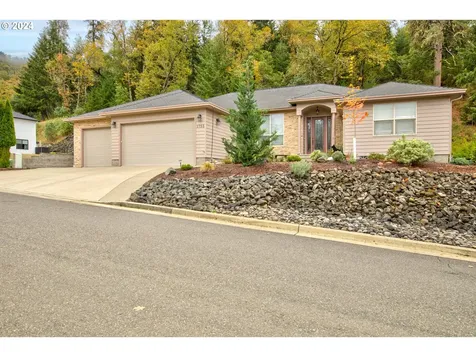 1755 NE Reagan Drive Roseburg OR 97470