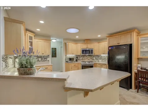 1755 NE Reagan Drive Roseburg OR 97470