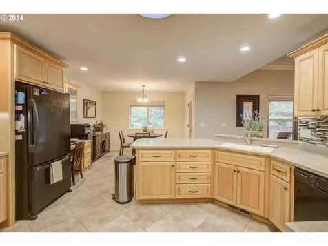 1755 NE Reagan Drive Roseburg OR 97470