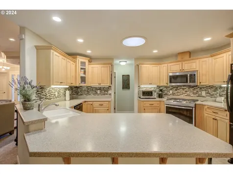 1755 NE Reagan Drive Roseburg OR 97470