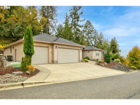 1755 NE Reagan Drive Roseburg OR 97470