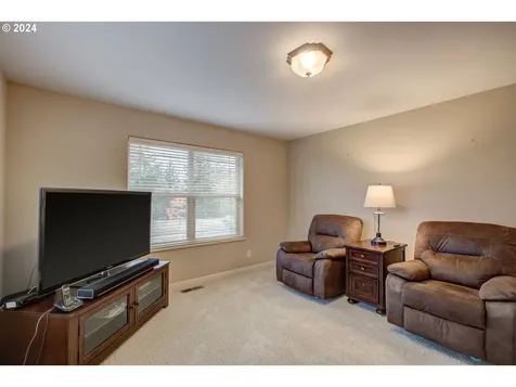 1755 NE Reagan Drive Roseburg OR 97470