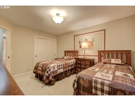 1755 NE Reagan Drive Roseburg OR 97470