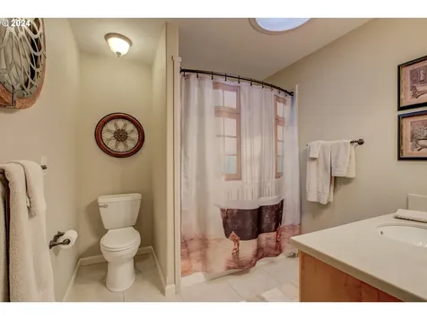 1755 NE Reagan Drive Roseburg OR 97470