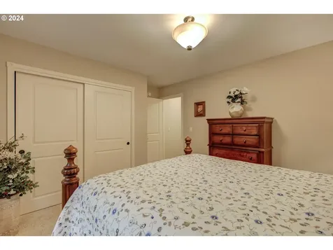 1755 NE Reagan Drive Roseburg OR 97470