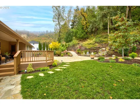 1755 NE Reagan Drive Roseburg OR 97470