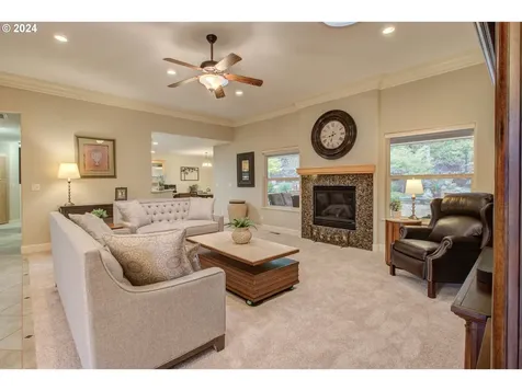 1755 NE Reagan Drive Roseburg OR 97470