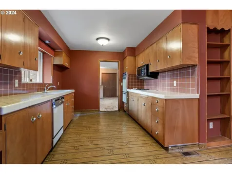 10145 SW Melnore Street Portland OR 97225