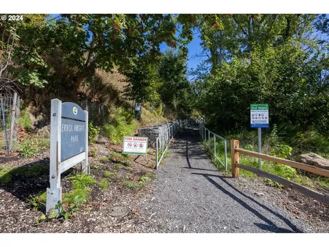 4905 SE Harney Drive Portland OR 97206