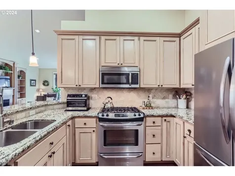 7011 NE 57th Street Vancouver WA 98661