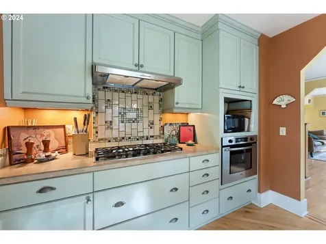 2243 Se Cypress Avenue Portland OR 97214
