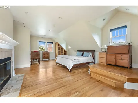 2243 Se Cypress Avenue Portland OR 97214