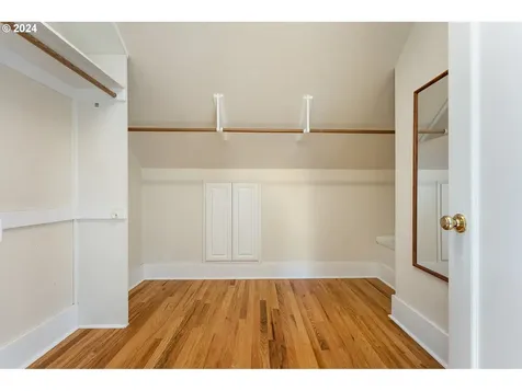 2243 Se Cypress Avenue Portland OR 97214