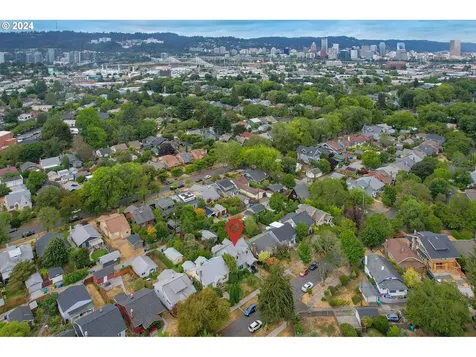 2243 Se Cypress Avenue Portland OR 97214