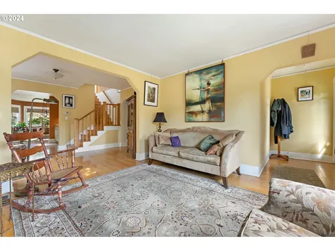 2243 Se Cypress Avenue Portland OR 97214