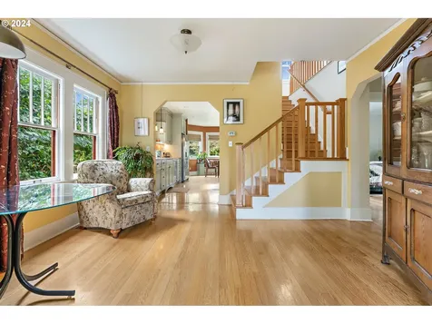 2243 Se Cypress Avenue Portland OR 97214