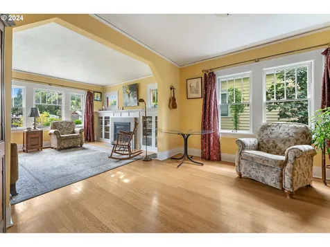 2243 Se Cypress Avenue Portland OR 97214
