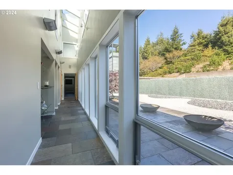 179 Siletz Highway Lincoln City OR 97367