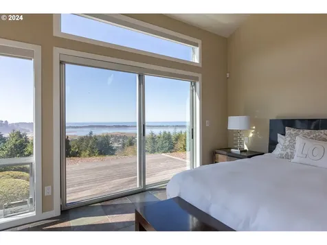 179 Siletz Highway Lincoln City OR 97367