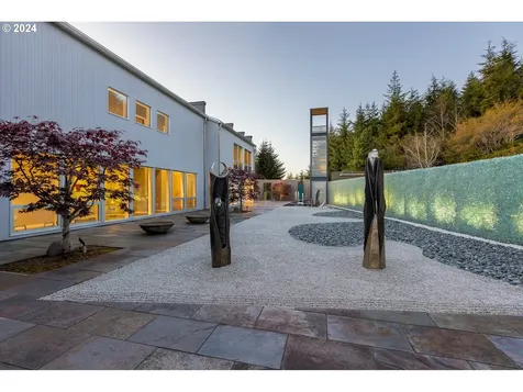 179 Siletz Highway Lincoln City OR 97367