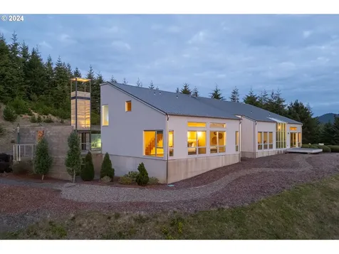 179 Siletz Highway Lincoln City OR 97367