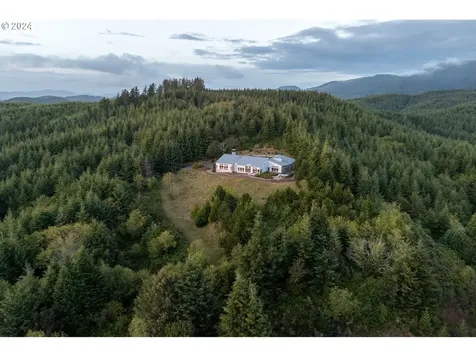179 Siletz Highway Lincoln City OR 97367