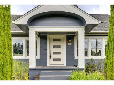 4233 NE 18th Avenue Portland OR 97211