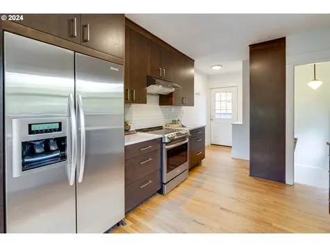 4233 NE 18th Avenue Portland OR 97211