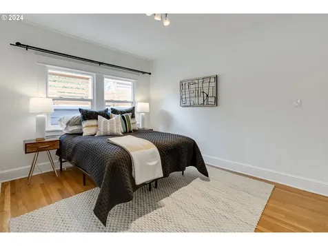 4233 NE 18th Avenue Portland OR 97211