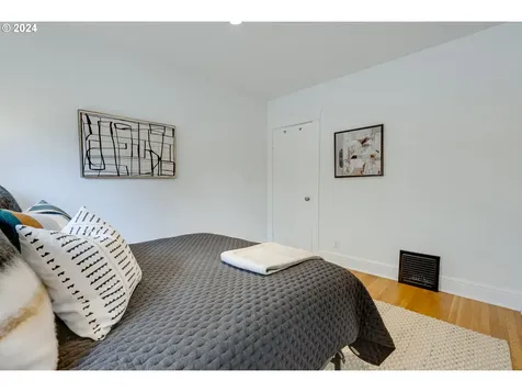 4233 NE 18th Avenue Portland OR 97211