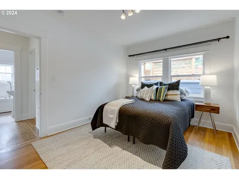 4233 NE 18th Avenue Portland OR 97211