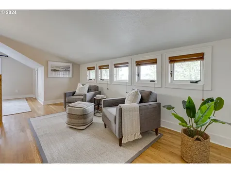 4233 NE 18th Avenue Portland OR 97211