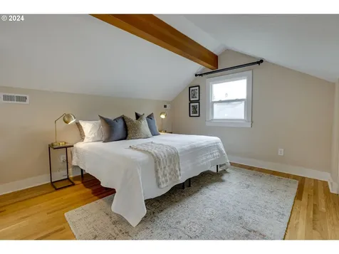 4233 NE 18th Avenue Portland OR 97211