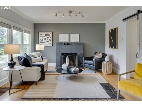 4233 NE 18th Avenue Portland OR 97211