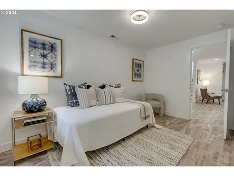 4233 NE 18th Avenue Portland OR 97211