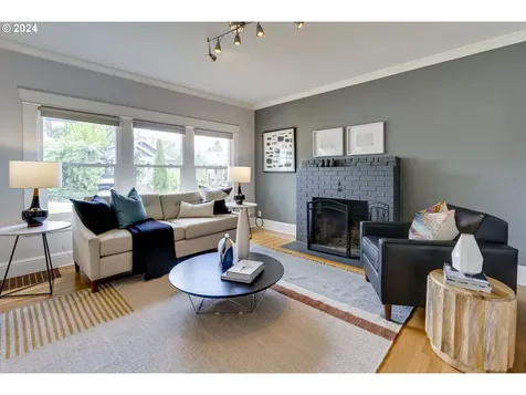 4233 NE 18th Avenue Portland OR 97211