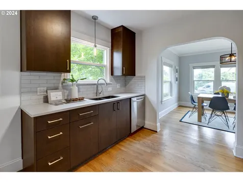 4233 NE 18th Avenue Portland OR 97211
