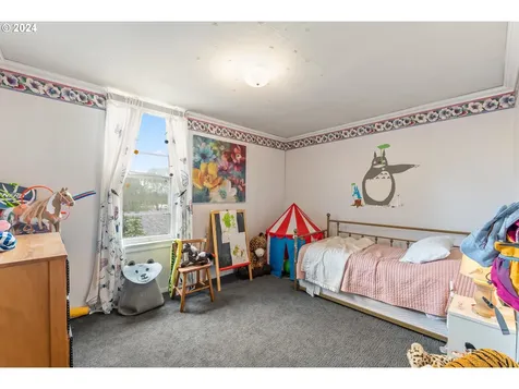 8848 N Burrage Avenue Portland OR 97217