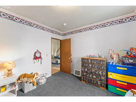 8848 N Burrage Avenue Portland OR 97217
