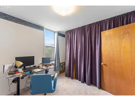 8848 N Burrage Avenue Portland OR 97217