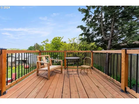 8848 N Burrage Avenue Portland OR 97217